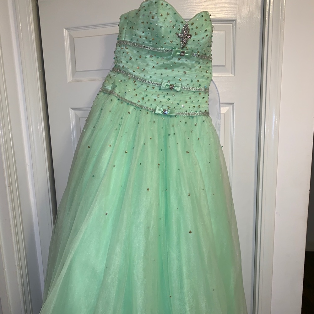 Tiffany Designs Prom/Pageant